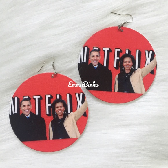 💥3for$28 New Obama Illustrated Photograph Drop Dangle Earrings - Picture 1 of 6